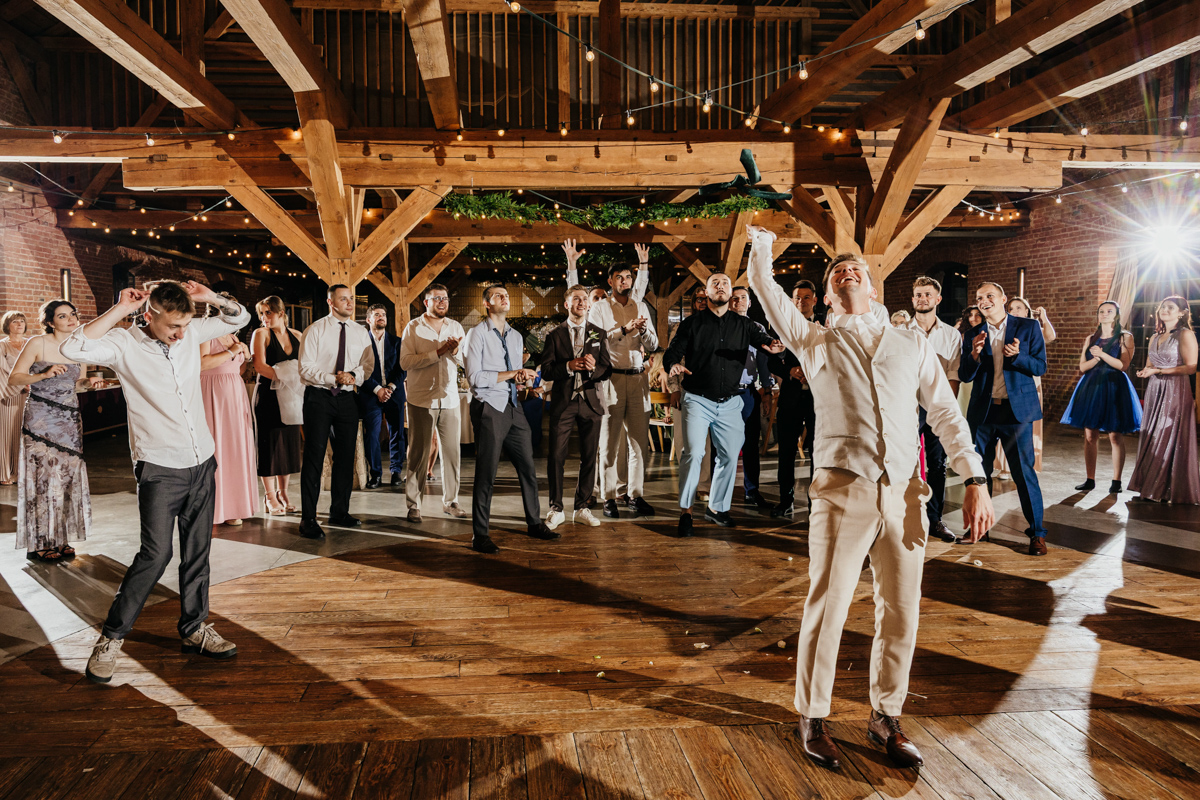 reportaż ślubny Oklaski Stanisławie parkiet