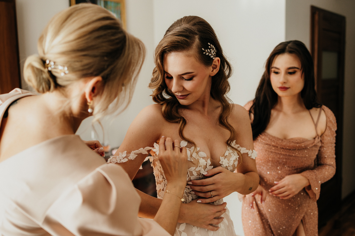 panna młoda Osada 49 suknia