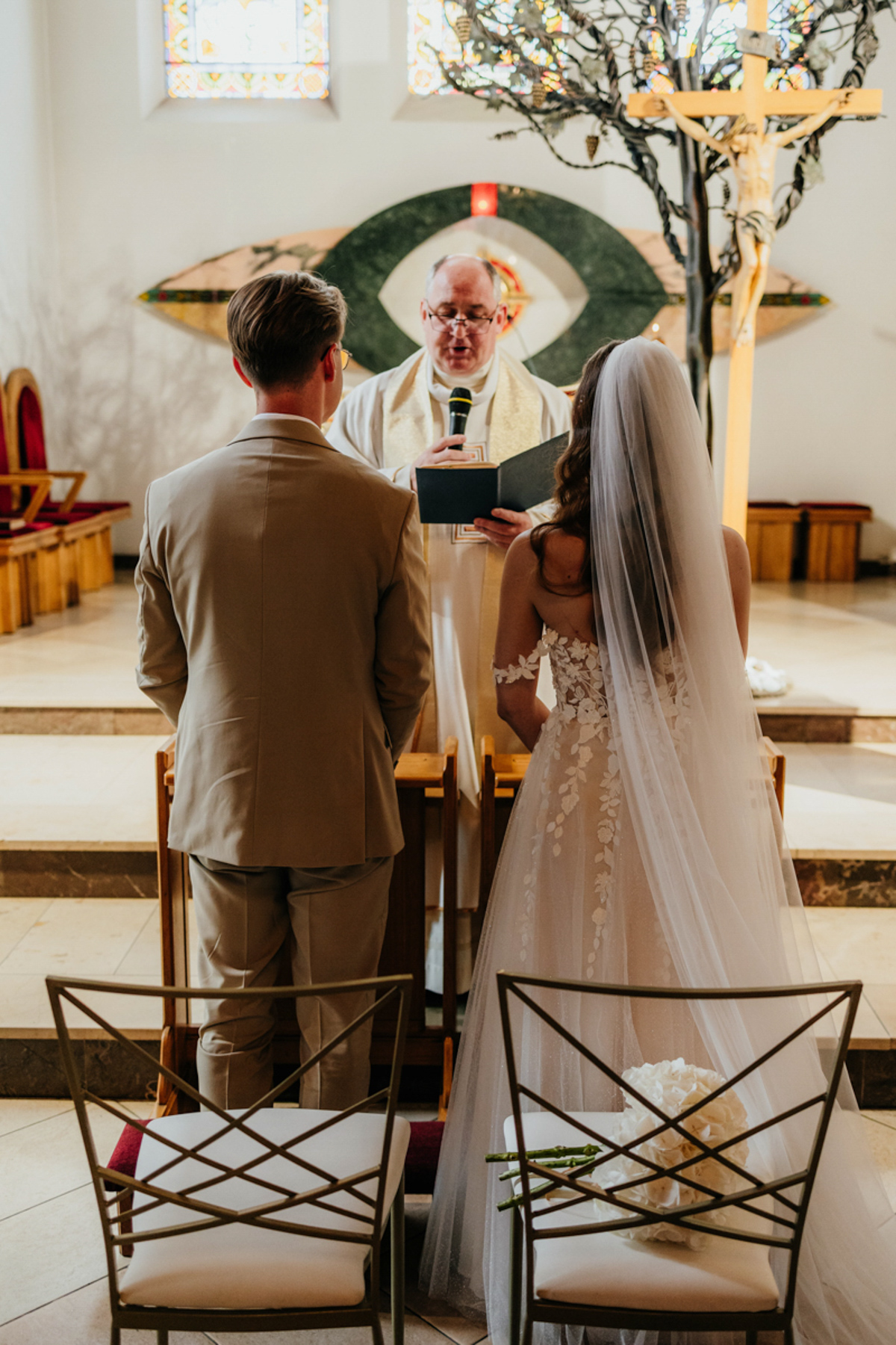 ślub kościelny para młoda Kaszuby emocje