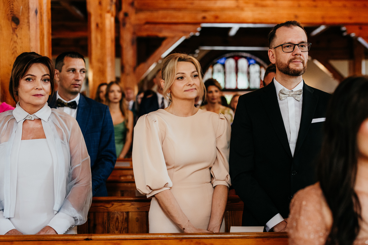 ślub kościelny para młoda Kaszuby emocje