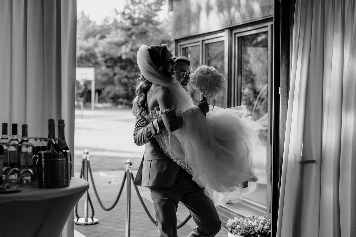 wesele wejście pary młodej Osada 49