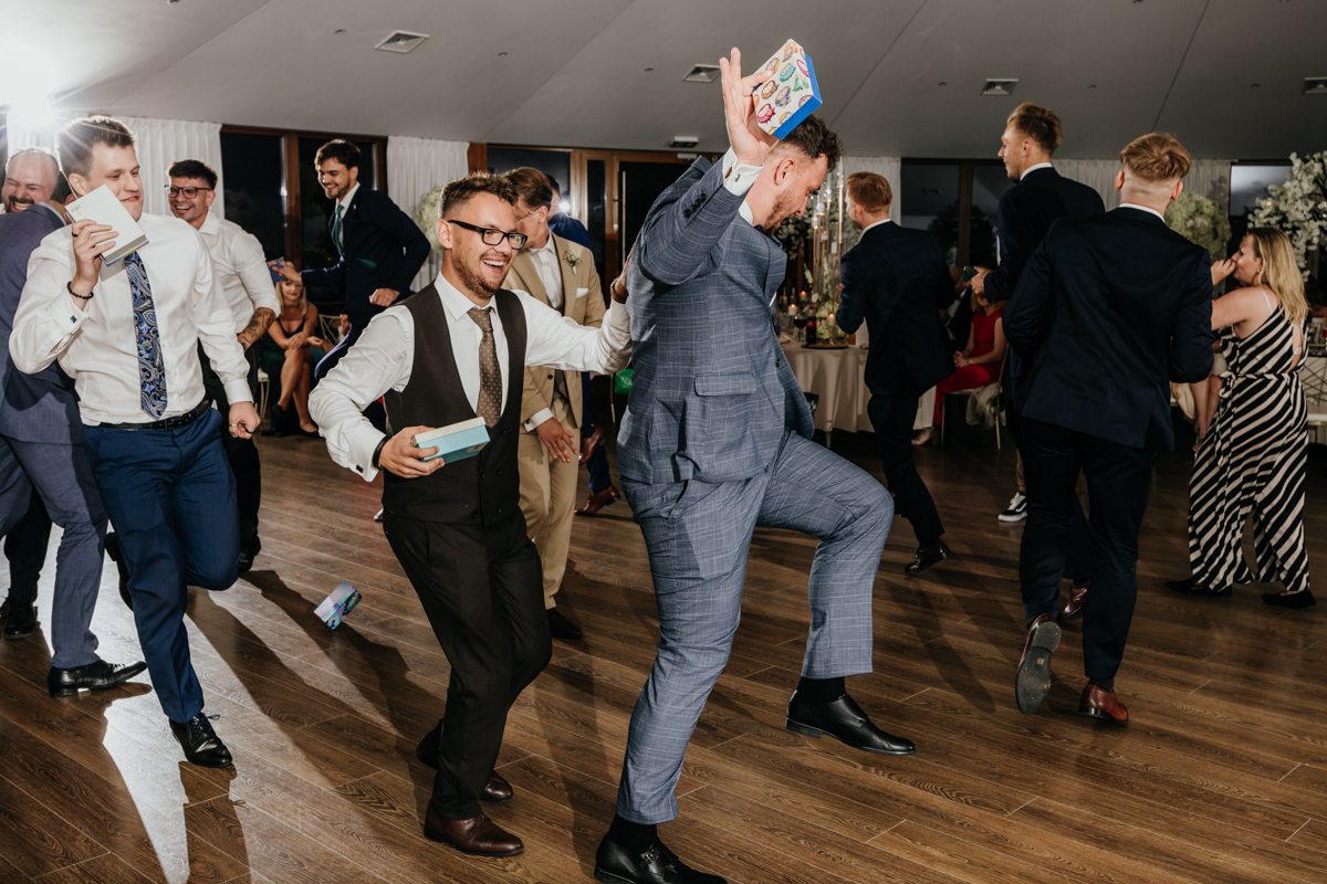 fotograf ślubny Osada 49 oczepiny